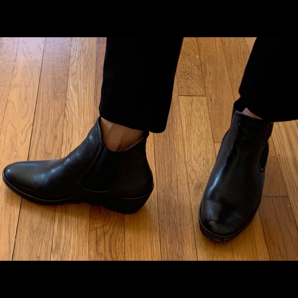 Fly London ladies black Chelsea boot